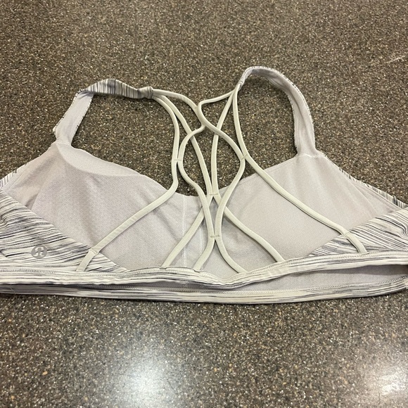 Lululemon Gray sports bra 12! - Picture 4 of 7